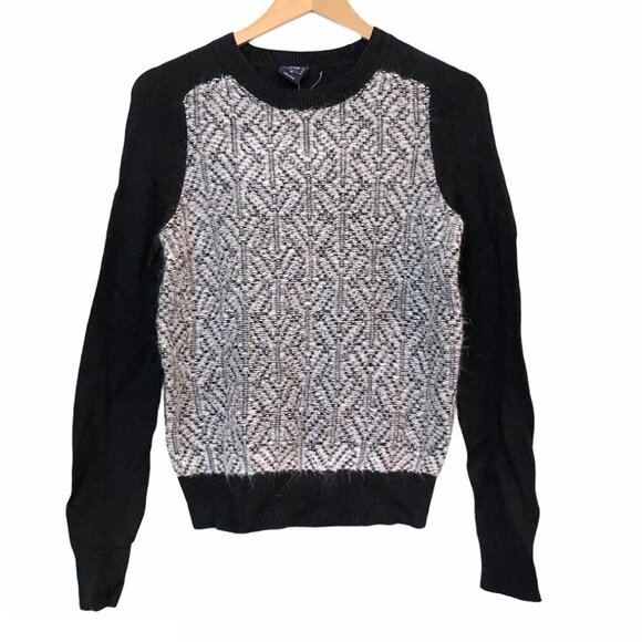 NEW NWT GAP Reverse Jacquard Pullover Sweater Black White Fuzzy Aztec Boho XS - Picture 1 of 7